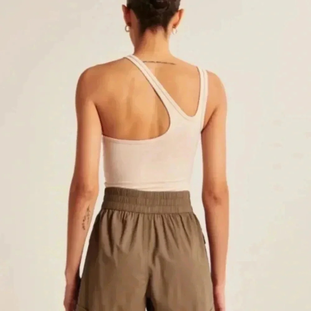 NWOT Abercrombie & Fitch Asymmetrical Cream Bodysuit - Picture 2 of 8